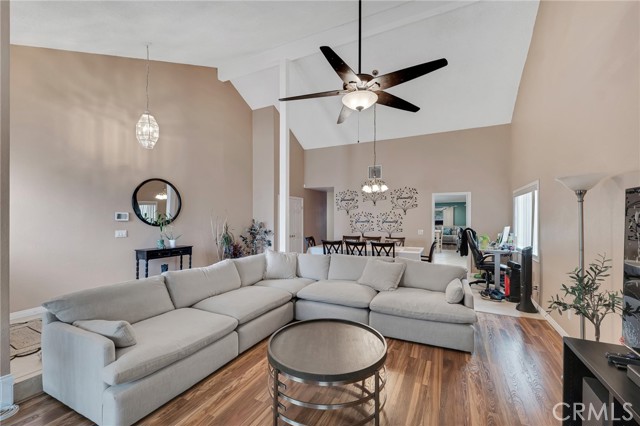 13329 Mission Tierra Way, Granada Hills CA: https://media.crmls.org/medias/003b4f33-7605-4250-bfe8-c7e4a9b33063.jpg