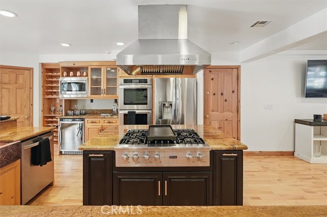 922 Carefree Drive, Simi Valley CA: https://media.crmls.org/medias/003b6efa-b2aa-405b-a0dc-a49b4943f97c.jpg