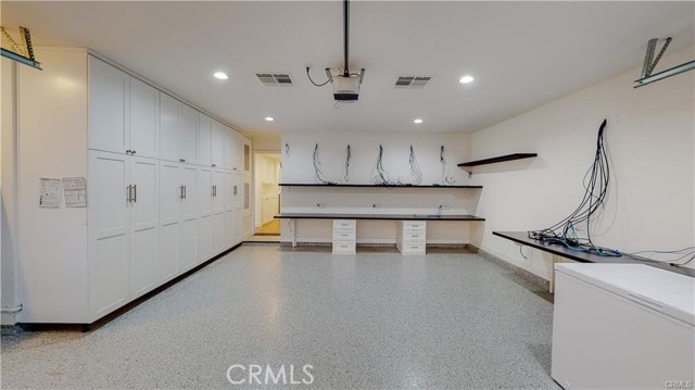 Detail Gallery Image 50 of 50 For 3119 Mesa Verde Dr, Burbank,  CA 91504 - 4 Beds | 3 Baths