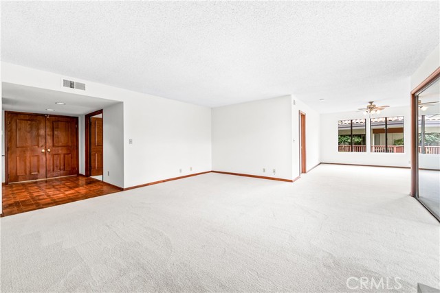 6222 Riviera Circle, Long Beach CA: https://media.crmls.org/medias/003ba913-5a6d-43e1-a7bd-dd49c9c82e79.jpg