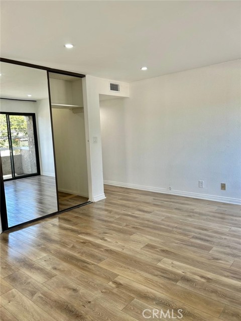 365 W Alameda Avenue, Burbank CA: https://media.crmls.org/medias/003bfb0f-0731-4cd9-b0df-5bcf003d4773.jpg