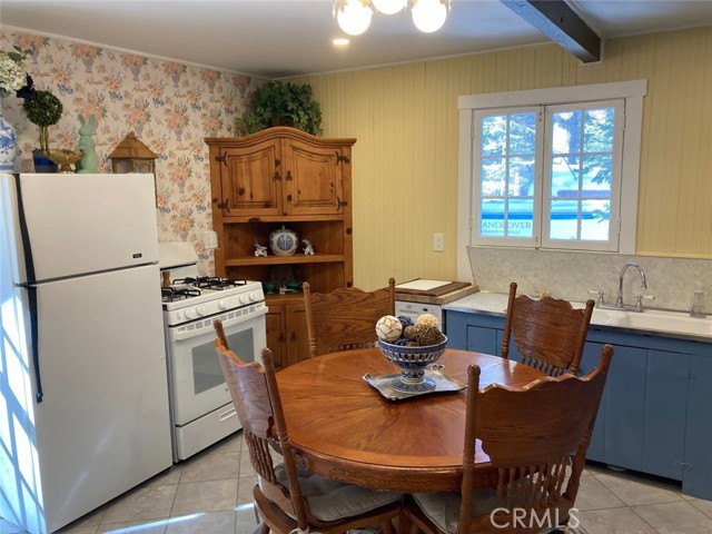 520 Millburn Road, Lake Arrowhead CA: https://media.crmls.org/medias/003c0527-7e91-4d8d-9498-b43be989bdf9.jpg