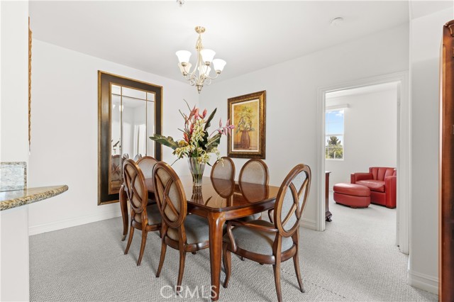 Detail Gallery Image 7 of 13 For 14343 Burbank Bld #301,  Sherman Oaks,  CA 91401 - 3 Beds | 2 Baths