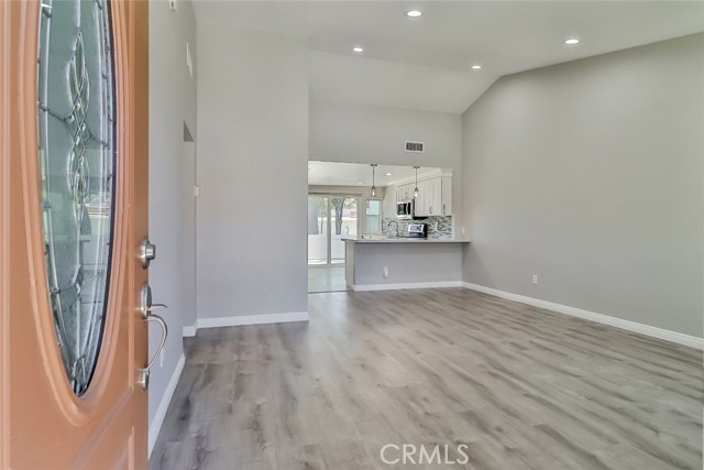 8152 Village 8, Camarillo CA: https://media.crmls.org/medias/003c442a-143d-4d18-87ac-36ca96f09192.jpg