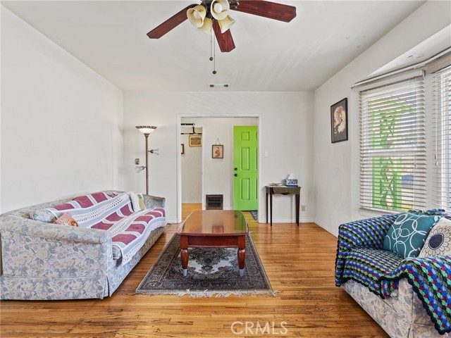 Detail Gallery Image 19 of 41 For 850 Grant Ave, Glendale,  CA 91202 - 2 Beds | 1 Baths