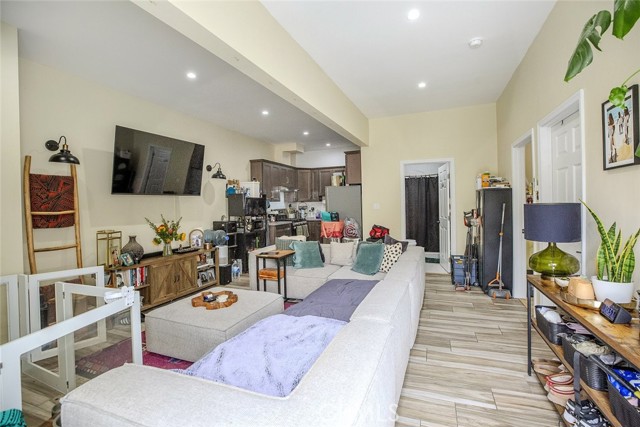 3632 W 59th Street, Los Angeles CA: https://media.crmls.org/medias/003cc3a0-f7e6-4d40-86ef-a3216619d9b6.jpg