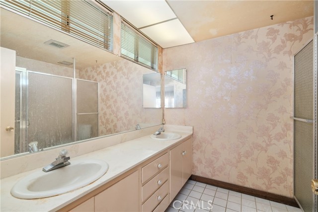 Detail Gallery Image 23 of 36 For 21763 Ambar Dr, Woodland Hills,  CA 91364 - 4 Beds | 2/1 Baths