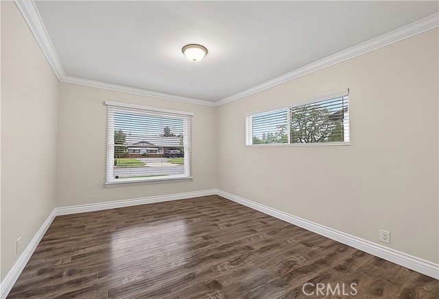 Detail Gallery Image 19 of 32 For 6906 Mclennan Ave, Lake Balboa,  CA 91406 - 3 Beds | 3 Baths