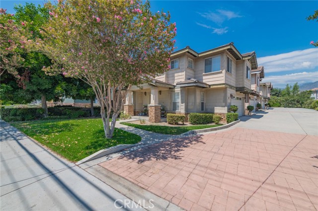 Detail Gallery Image 2 of 20 For 819 W Duarte Rd, Monrovia,  CA 91016 - 4 Beds | 2/1 Baths