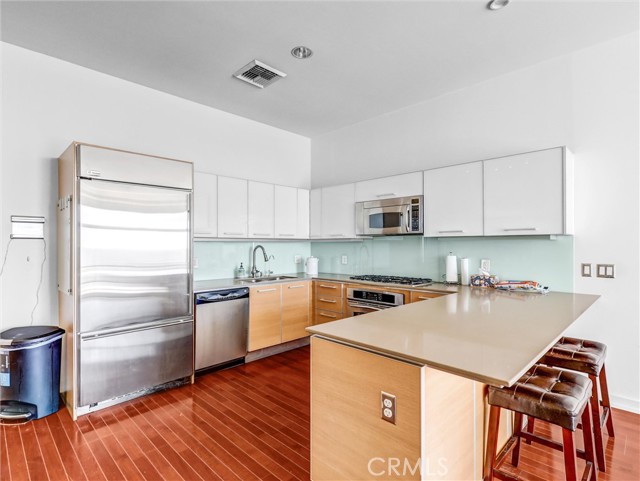 Detail Gallery Image 8 of 32 For 801 S Grand Ave #1812,  Los Angeles,  CA 90017 - 2 Beds | 2 Baths