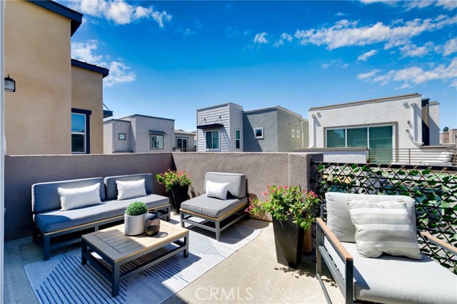 656 Daniel Freeman Circle, Inglewood CA: https://media.crmls.org/medias/003e1924-cc29-4ceb-86e6-c0c7af7b7bc5.jpg