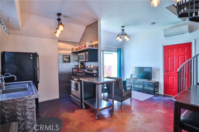 Detail Gallery Image 8 of 46 For 520 N Vine Rear Ave, Ontario,  CA 91761 - 1 Beds | 1 Baths