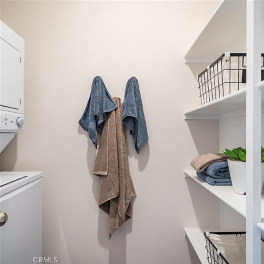 https://media.crmls.org/medias/003ef134-d611-45d7-b907-996f49e309a6.jpg?preset=X-Large
