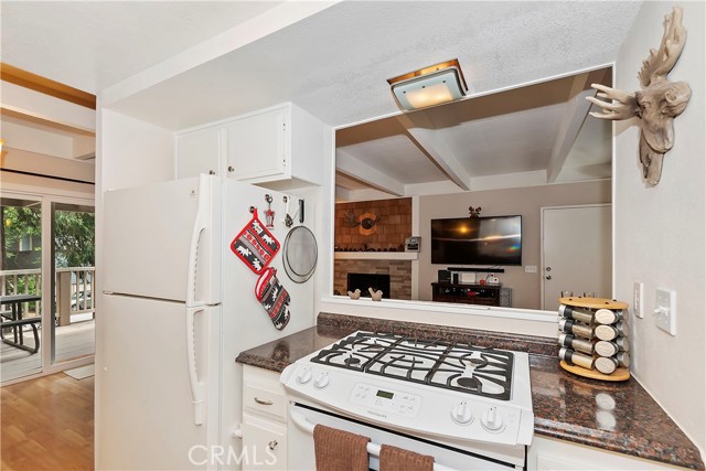 Detail Gallery Image 14 of 29 For 209 Cool Creek Ln #10,  Lake Arrowhead,  CA 92352 - 2 Beds | 1/1 Baths