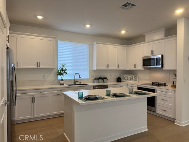 Detail Gallery Image 7 of 37 For 31379 Lolite Dr, Winchester,  CA 92596 - 3 Beds | 2/1 Baths