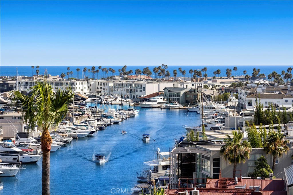 https://media.crmls.org/medias/004019b3-9c5e-4bed-b1f8-b691473e1961.jpg?preset=X-Large