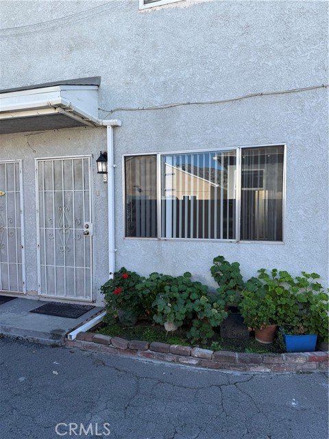 Detail Gallery Image 12 of 12 For 1953 N Parish #C,  Burbank,  CA 91504 - 2 Beds | 1/1 Baths