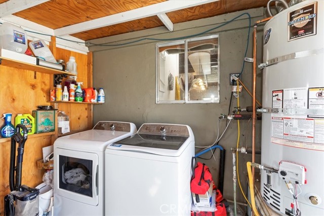1946 Desert Front Road, Wrightwood CA: https://media.crmls.org/medias/00406dcb-33ca-469a-8944-54a33fb6feb4.jpg