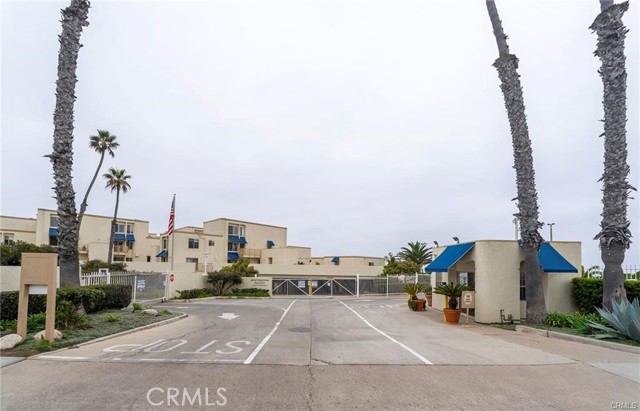 Detail Gallery Image 15 of 16 For 711 Pacific Coast Highway #301,  Huntington Beach,  CA 92648 - 0 Beds | 1 Baths