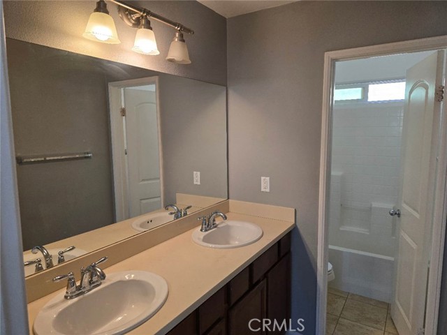14592 Purdue Avenue, Chino CA: https://media.crmls.org/medias/004133b3-ea04-4233-b5d9-a23932978709.jpg