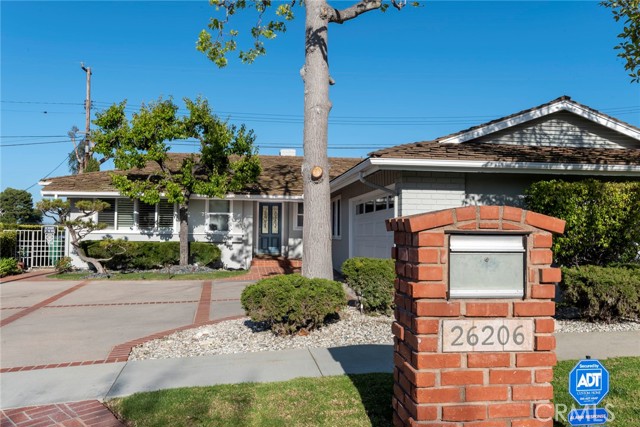 26206 Grayslake Road, Rancho Palos Verdes, California 90275, 4 Bedrooms Bedrooms, ,2 BathroomsBathrooms,Residential,Sold,Grayslake,SB22078897