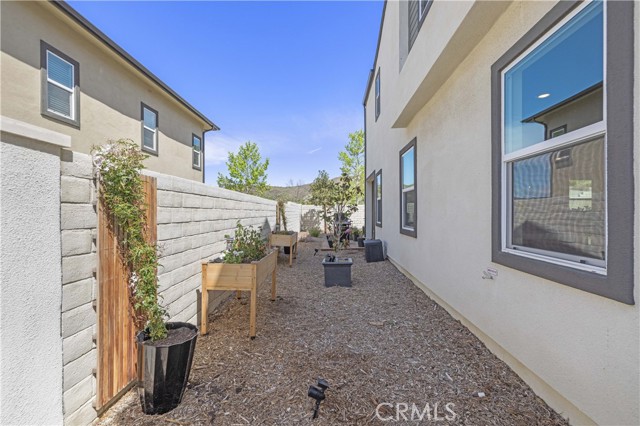 27774 Marquee Drive, Valencia CA: https://media.crmls.org/medias/00433c2c-5cd7-4aa3-9604-dfbb43f3aa9a.jpg