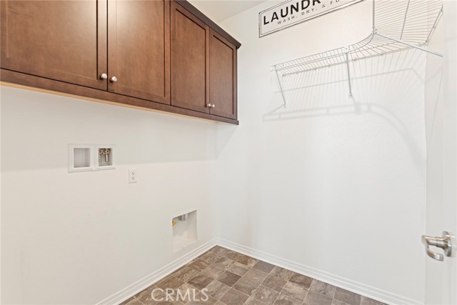 8729 Roving Place, Chino CA: https://media.crmls.org/medias/004436b5-4c96-49d9-a6e9-3cda2e8430d2.jpg