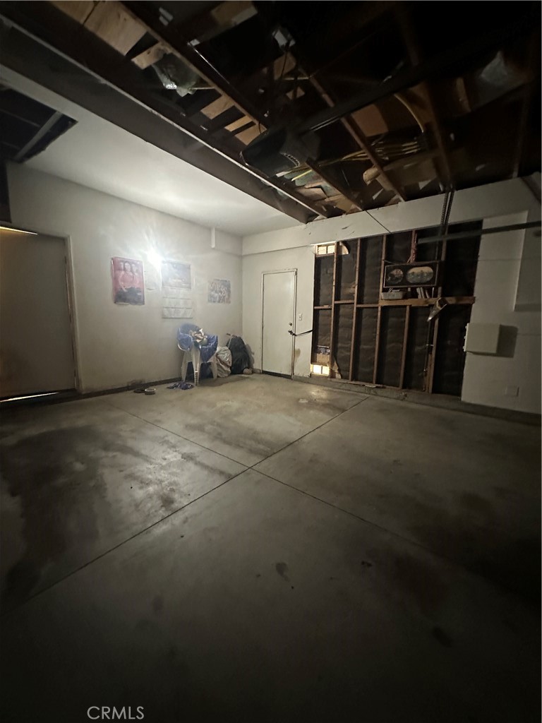 https://media.crmls.org/medias/00449112-b837-410b-b75c-c6b102c898cc.jpg?preset=X-Large