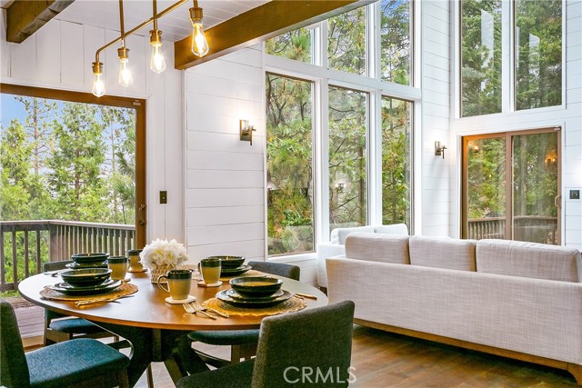 332 Grizzly Road, Lake Arrowhead CA: https://media.crmls.org/medias/00451189-6162-4400-ba6c-6bed629badcc.jpg