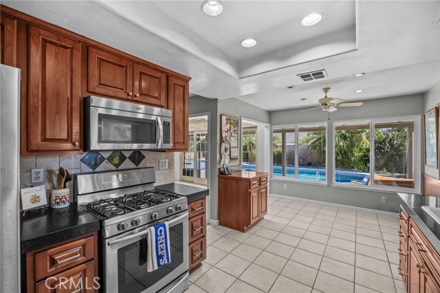 Detail Gallery Image 13 of 47 For 1233 Dale, Corona,  CA 92878 - 3 Beds | 2 Baths