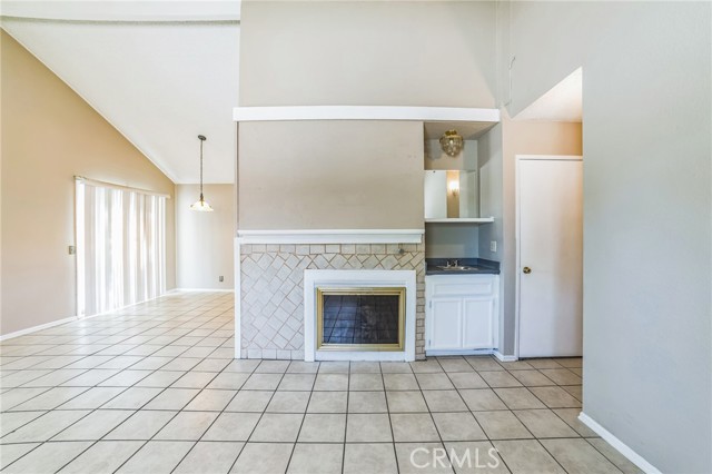 Detail Gallery Image 5 of 33 For 15056 Dakota St, Victorville,  CA 92394 - 3 Beds | 2 Baths
