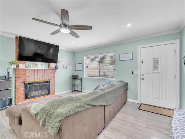 Detail Gallery Image 4 of 26 For 29351 Abelia Rd, Canyon Country,  CA 91387 - 3 Beds | 2 Baths