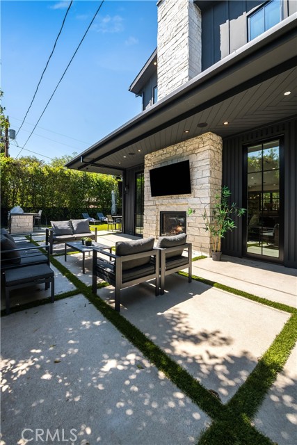 Detail Gallery Image 22 of 48 For 5517 Allott Ave, Sherman Oaks,  CA 91401 - 5 Beds | 6 Baths