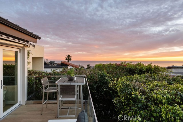 Detail Gallery Image 10 of 41 For 1973 Cortez Ave, Laguna Beach,  CA 92651 - 3 Beds | 2/1 Baths