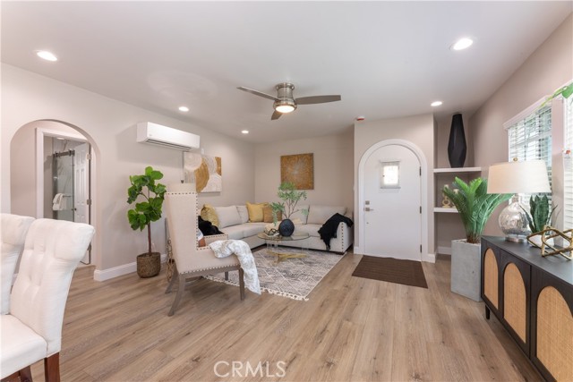 Detail Gallery Image 11 of 44 For 3301 Falcon Ave, Long Beach,  CA 90755 - 2 Beds | 1 Baths