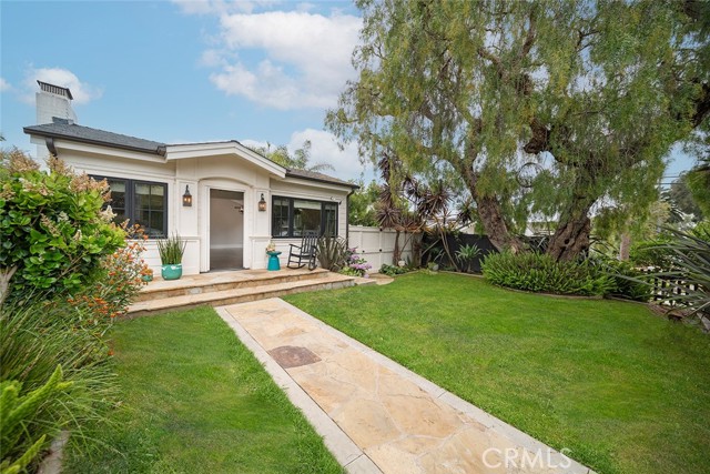 411 Poplar Street, Laguna Beach CA: https://media.crmls.org/medias/0048bb77-0442-450d-97e0-c49aa190351d.jpg