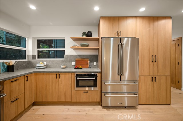 Detail Gallery Image 11 of 24 For 3947 Sumac Dr, Sherman Oaks,  CA 91403 - 4 Beds | 4/1 Baths