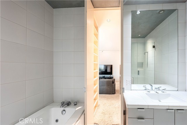 10272 Overhill Drive, North Tustin CA: https://media.crmls.org/medias/0049e659-9c04-4620-862d-1c742561eaa1.jpg