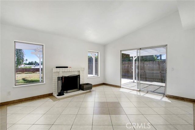 24409 Dunlavy Court, Moreno Valley CA: https://media.crmls.org/medias/004a0006-eba4-443e-b374-9d2f1d7db8af.jpg
