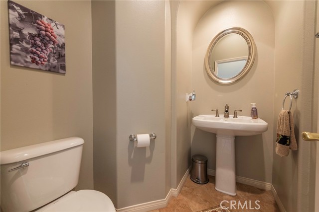 Detail Gallery Image 17 of 53 For 31118 Lilac Way, Temecula,  CA 92592 - 4 Beds | 2/1 Baths