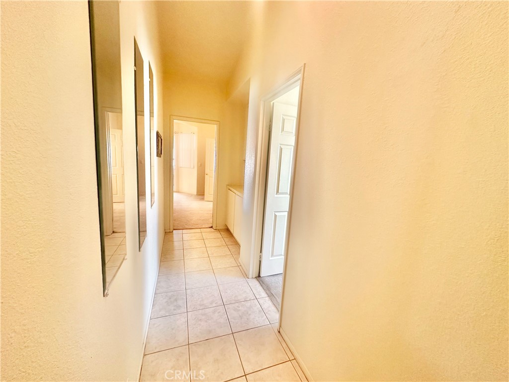 https://media.crmls.org/medias/004a4344-dd21-476c-8987-c20b29f372f0.jpg?preset=X-Large