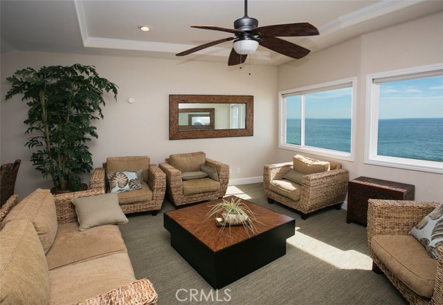 40 Blue Lagoon, Laguna Beach CA: https://media.crmls.org/medias/004bca01-904a-4529-8c41-d89e37b5d7fc.jpg