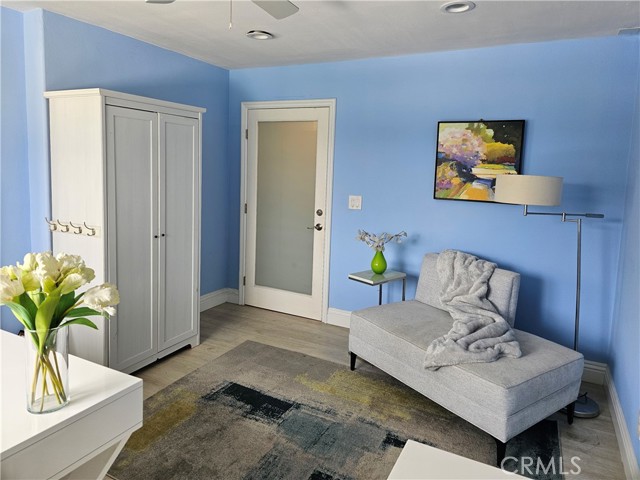 Detail Gallery Image 5 of 30 For 427 19th St, Manhattan Beach,  CA 90266 - 2 Beds | 1/1 Baths