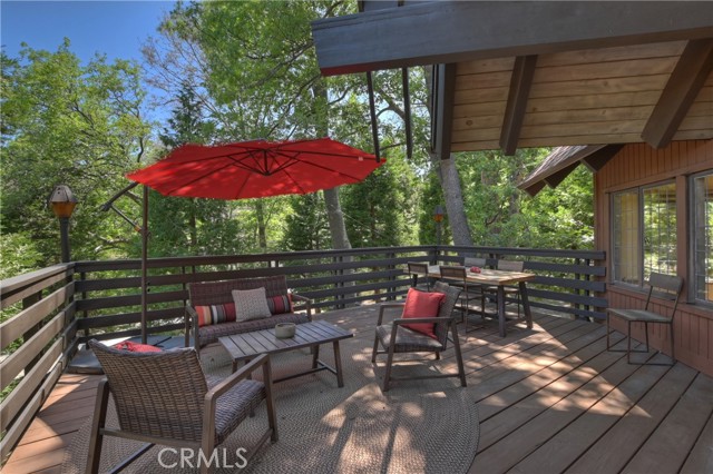 27280 Peninsula Drive, Lake Arrowhead CA: https://media.crmls.org/medias/004c66f7-091e-474f-8999-92ec2ed7f652.jpg