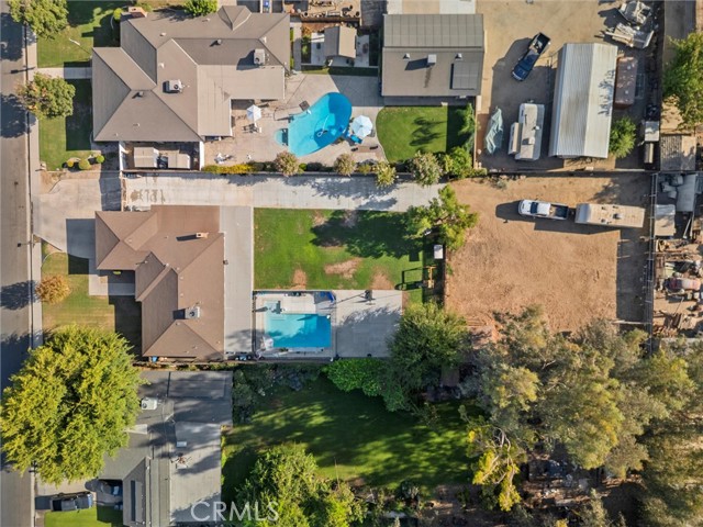 2105 Jason St, Bakersfield CA: https://media.crmls.org/medias/004d0a78-2fe0-4fc7-b19e-fd4d96d7736b.jpg