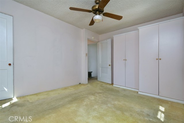 631 N Evergreen Street, Burbank CA: https://media.crmls.org/medias/004da05f-97a3-4c51-8f0e-25d0c0c2341f.jpg