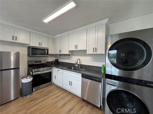 Detail Gallery Image 9 of 9 For 951 E Elma St, Ontario,  CA 91764 - 4 Beds | 2 Baths