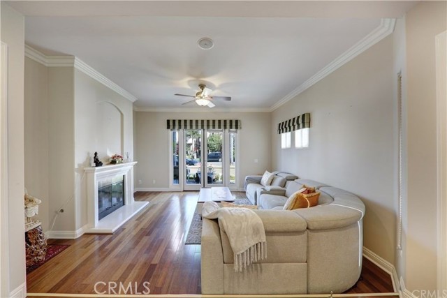 421 11th Street, Huntington Beach CA: https://media.crmls.org/medias/004e4c48-efad-4618-a498-8d04f80bea01.jpg
