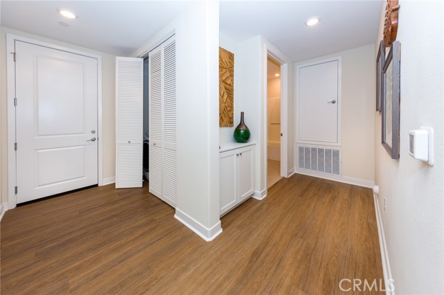Detail Gallery Image 14 of 21 For 27466 Mercantile Court #101,  Valencia,  CA 91381 - 2 Beds | 2 Baths