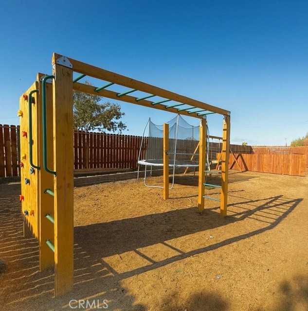 8821 Wadi, Phelan CA: https://media.crmls.org/medias/004ec077-6395-4881-8f84-c0a1281a0e56.jpg